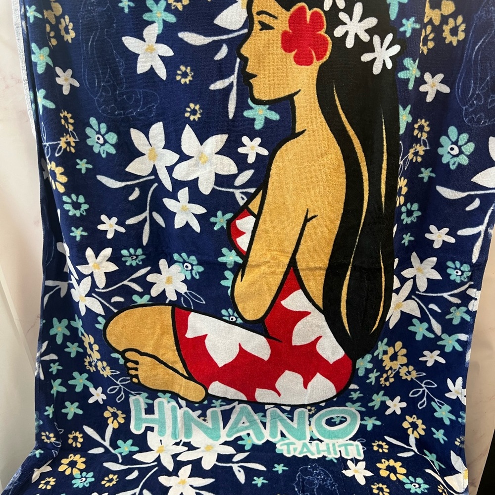 NWT Hinano Navy Tahiti Floral Beach Towel